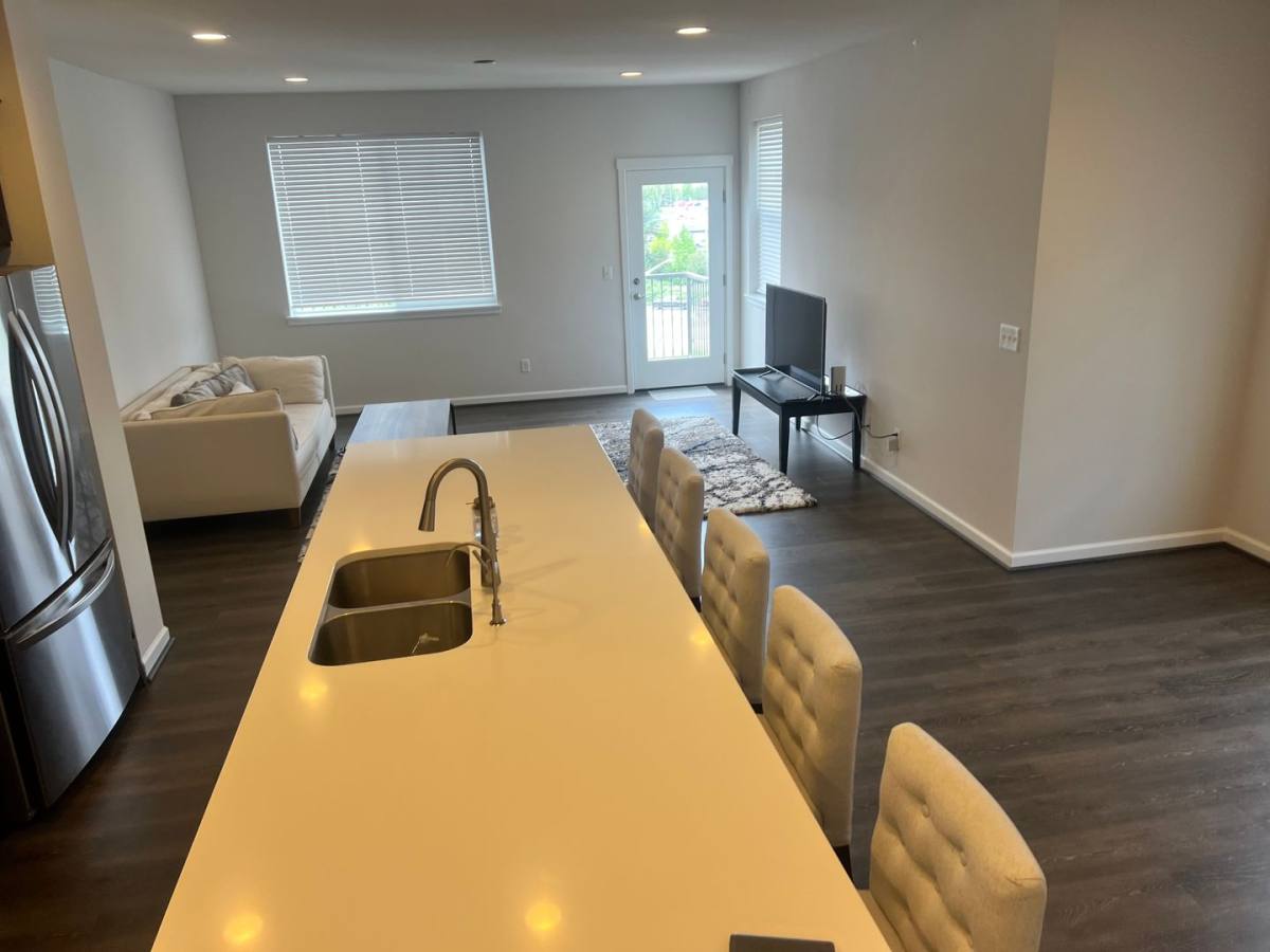 Townhouse for rent at 22328 88th Way S, Kent, WA 98031