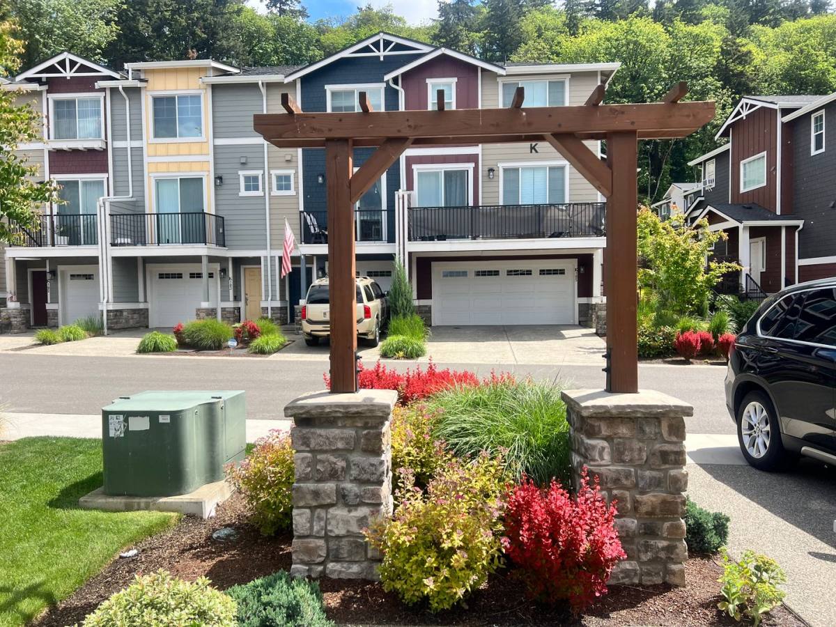 Townhouse for rent at 22328 88th Way S, Kent, WA 98031