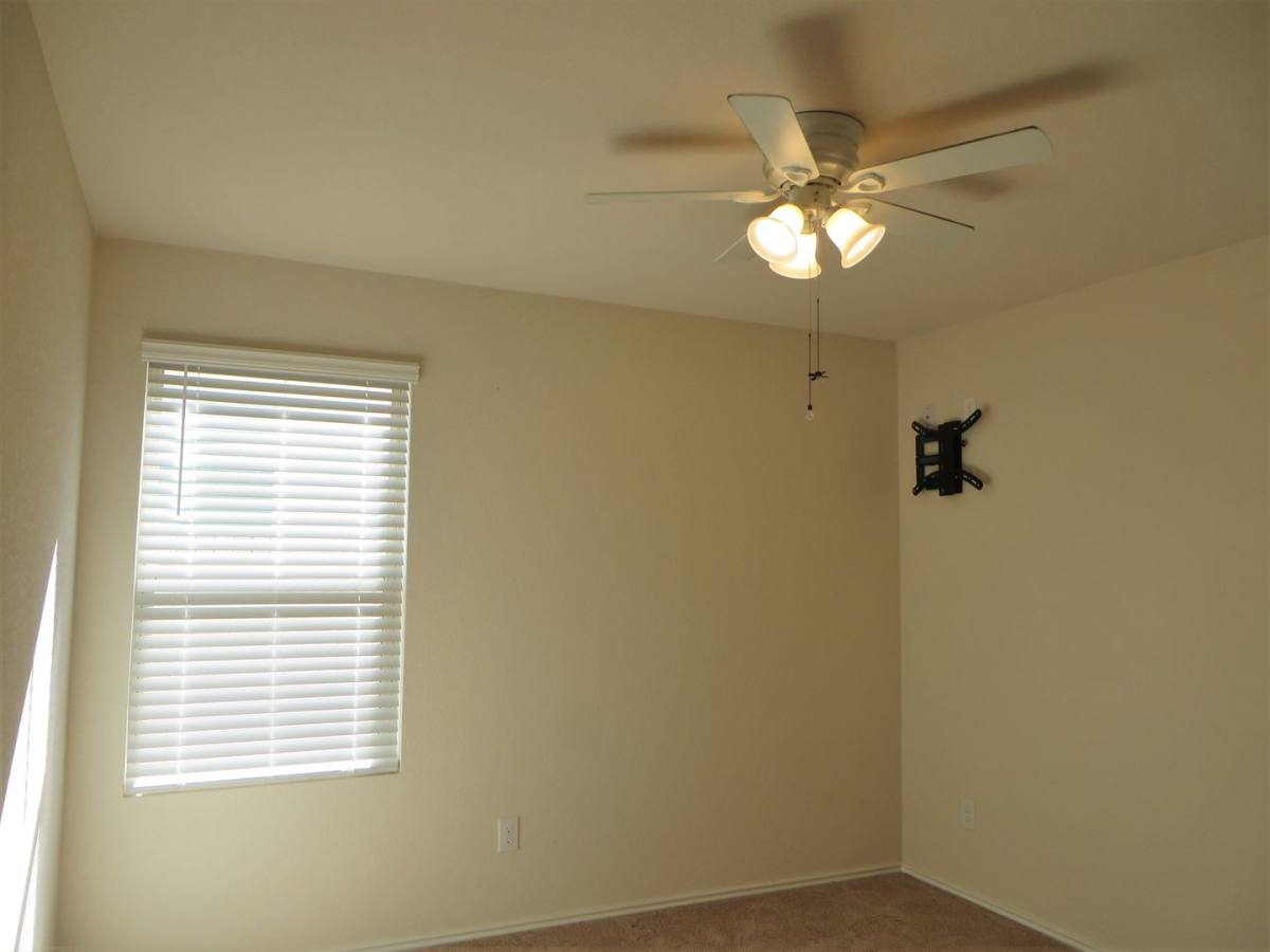 House for rent at 400 Major Lee Lane, Jarrell, TX 76537