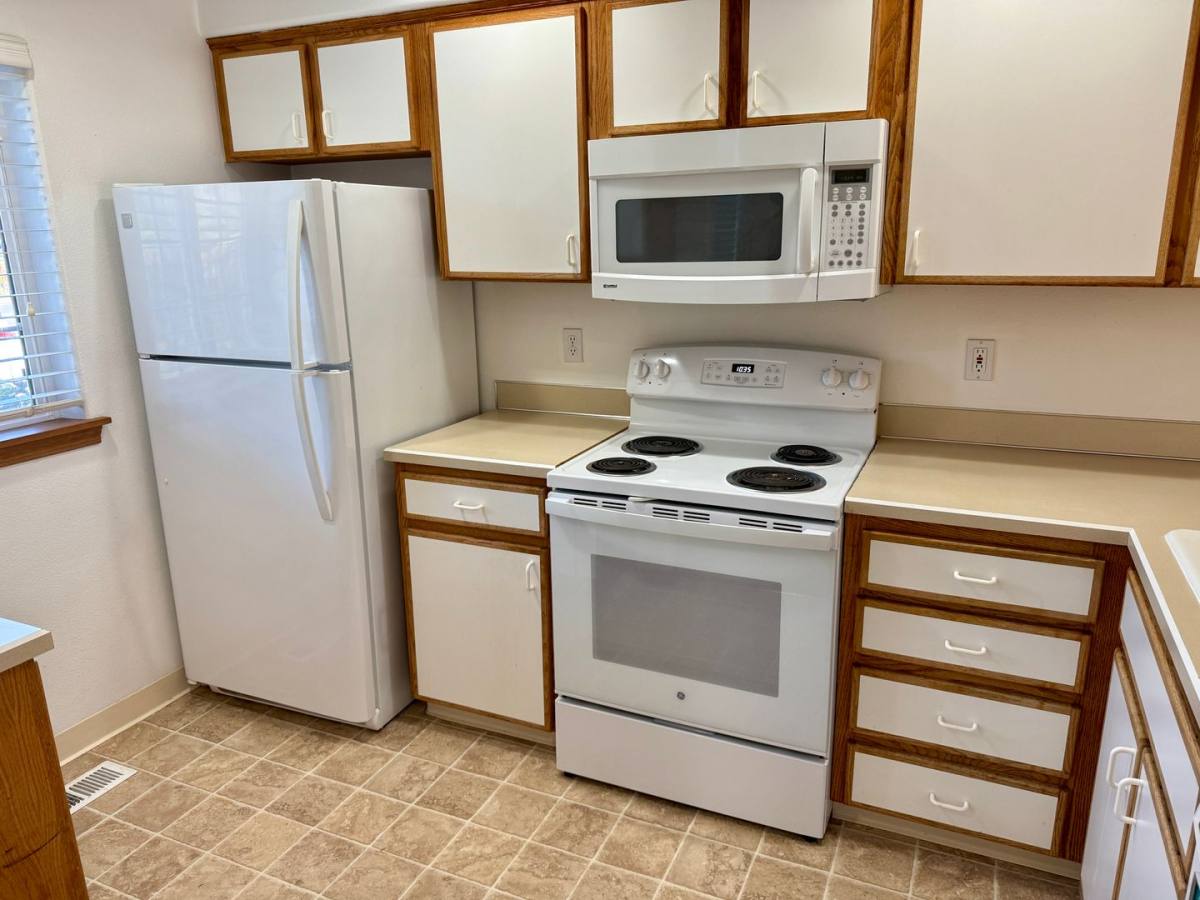 Townhouse for rent at 764 SW Meadow Dr, Beaverton, OR 97006