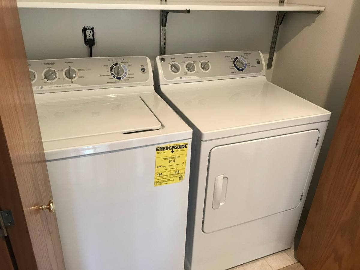 Townhouse for rent at 764 SW Meadow Dr, Beaverton, OR 97006