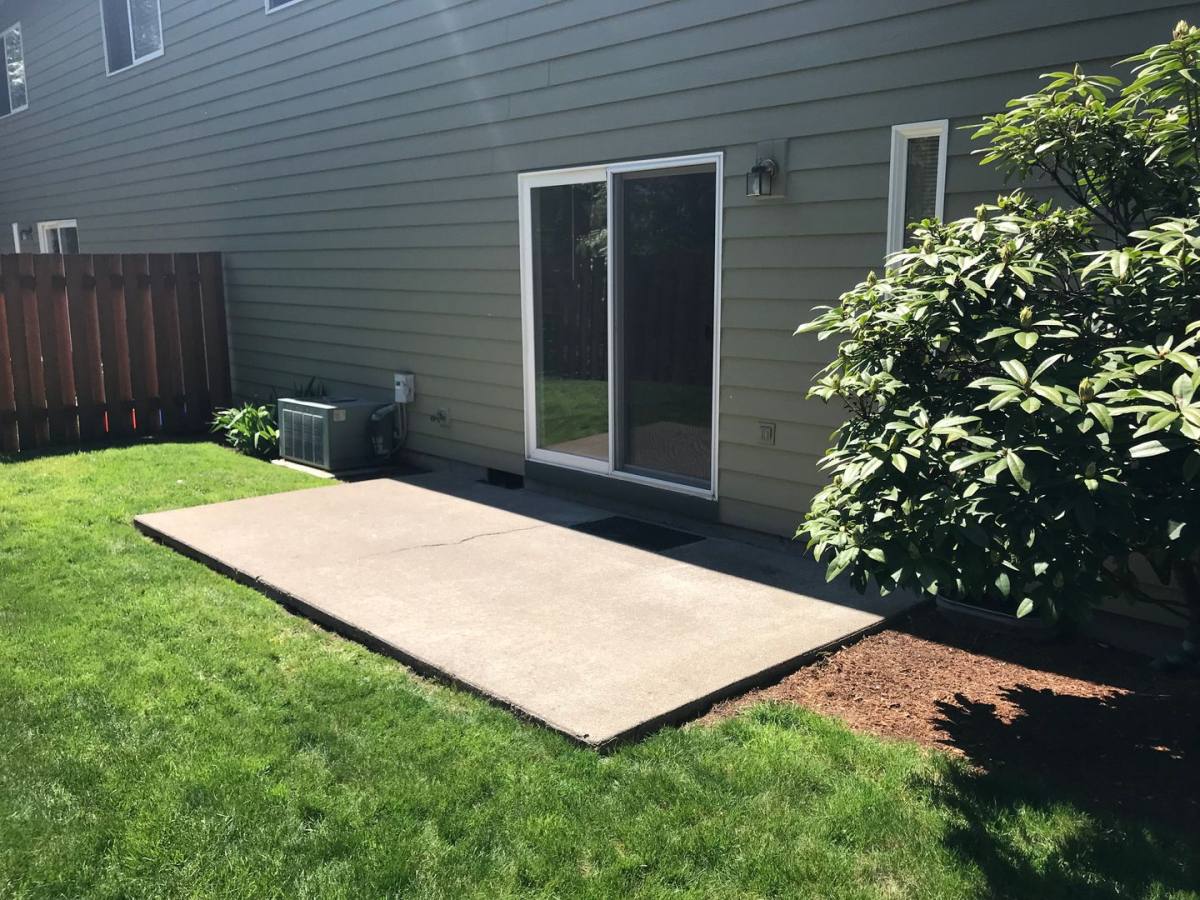 Townhouse for rent at 764 SW Meadow Dr, Beaverton, OR 97006