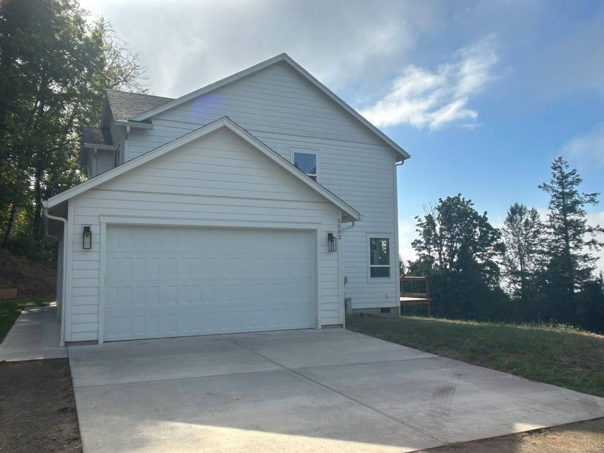 House for rent at 5582 Green Mountain Rd, Woodland, WA 98674