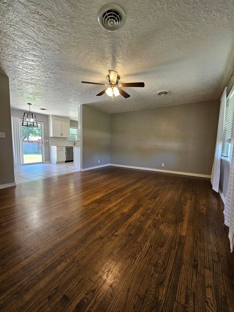 House for rent at 1202 Glenwood St, Norman, OK 73069