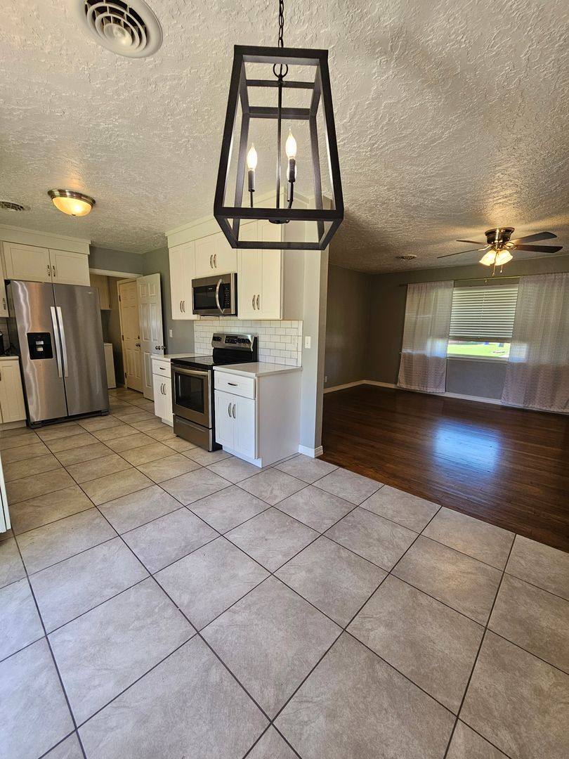 House for rent at 1202 Glenwood St, Norman, OK 73069