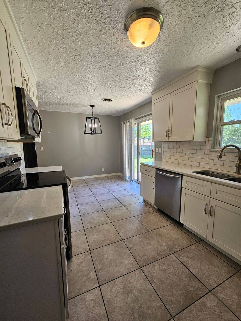 House for rent at 1202 Glenwood St, Norman, OK 73069