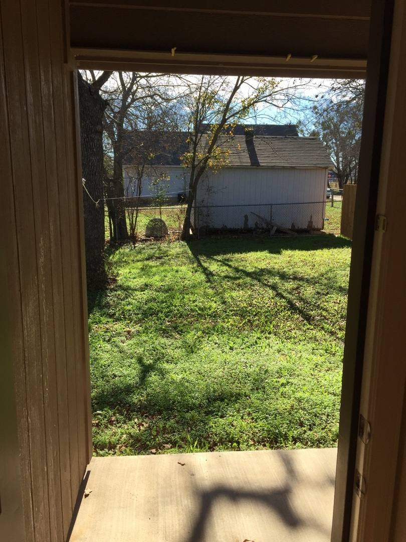 Apartment for rent at 1006 Jameson, Weatherford, TX 76086