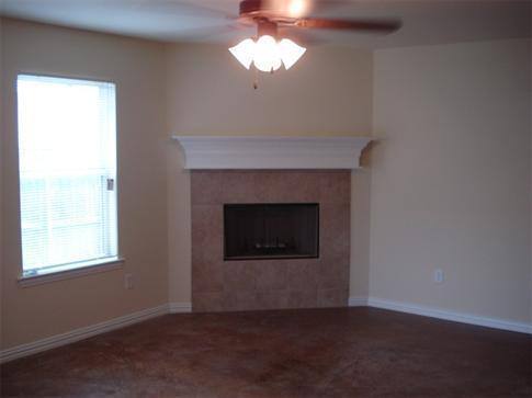 Apartment for rent at 1006 Jameson, Weatherford, TX 76086