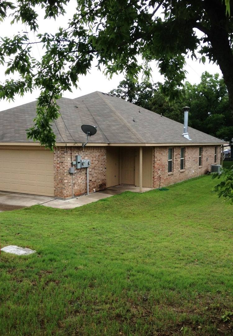 Apartment for rent at 1006 Jameson, Weatherford, TX 76086