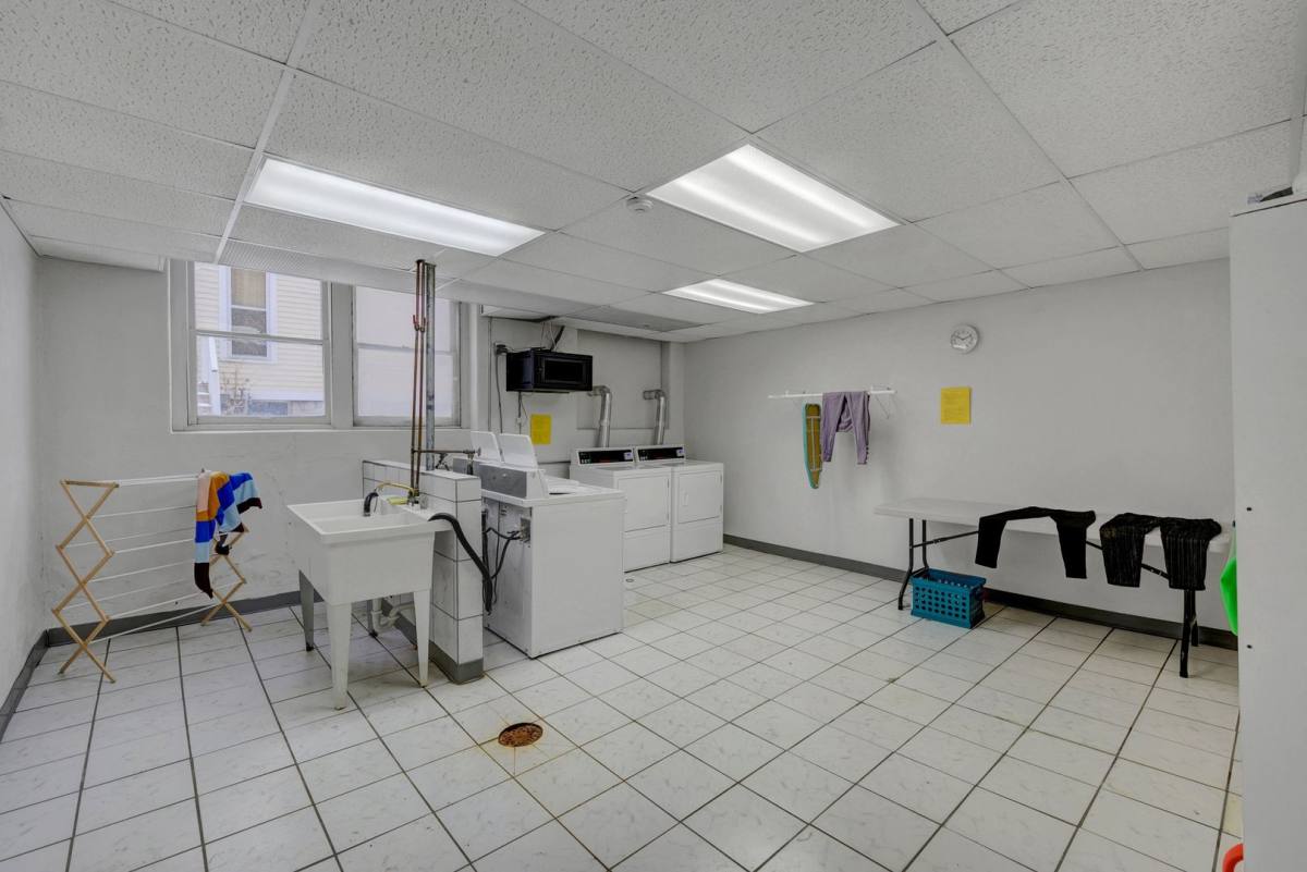 Apartment for rent at 2552 Garfield Ave S, Minneapolis, MN 55405