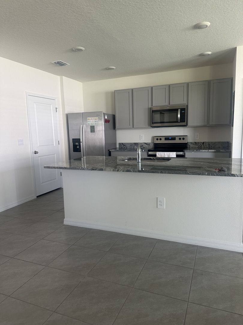 House for rent at 1806 Everson St, Bradenton, FL 34208