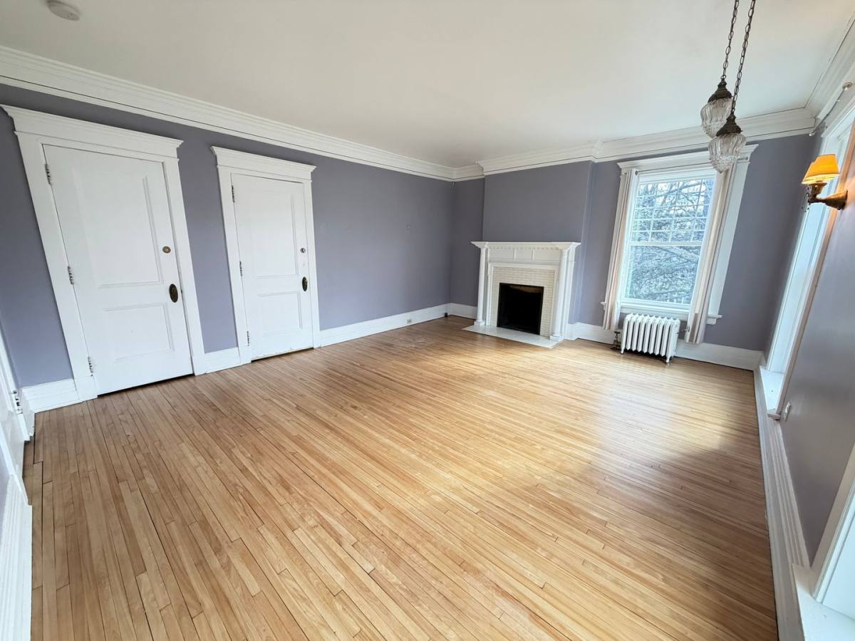 Apartment for rent at 2307 E Superior St, Duluth, MN 55812