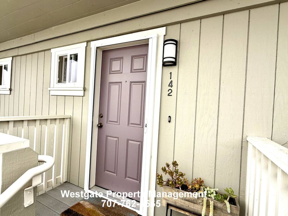 Condo for rent at 142 Cherry St, Petaluma, CA 94952