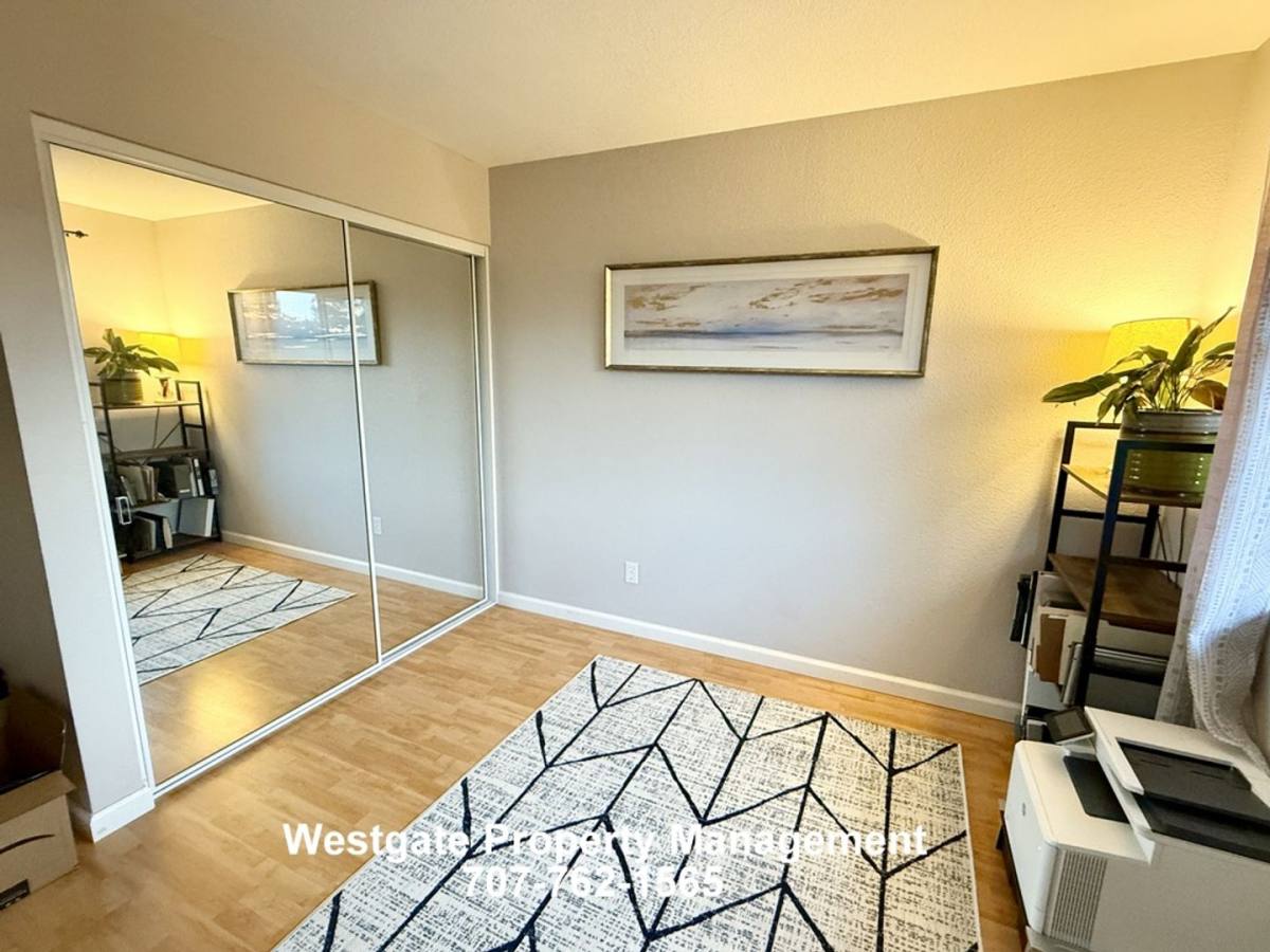 Condo for rent at 142 Cherry St, Petaluma, CA 94952