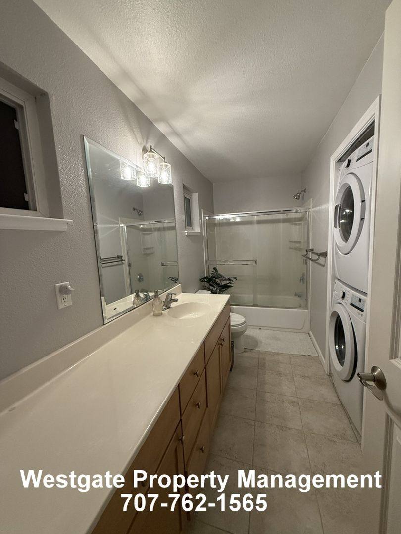 Condo for rent at 142 Cherry St, Petaluma, CA 94952