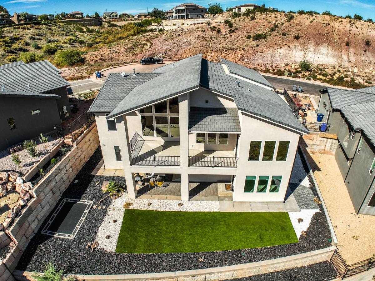 House for rent at 1855 W 740 S Circle, Saint George, UT 84770