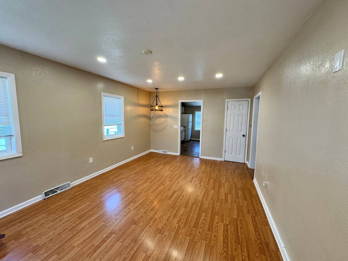 House for rent at 301 S Thornwood Ave, Davenport, IA 52802