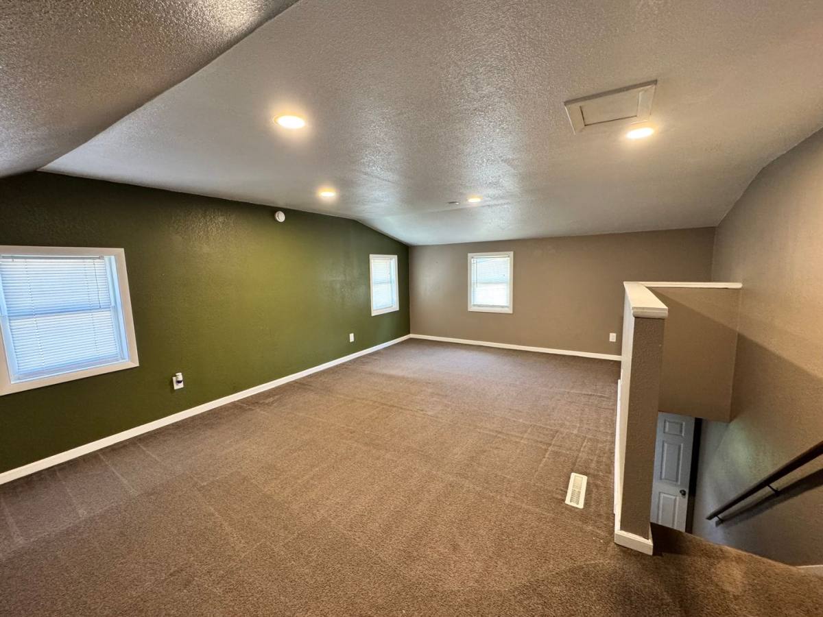 House for rent at 301 S Thornwood Ave, Davenport, IA 52802