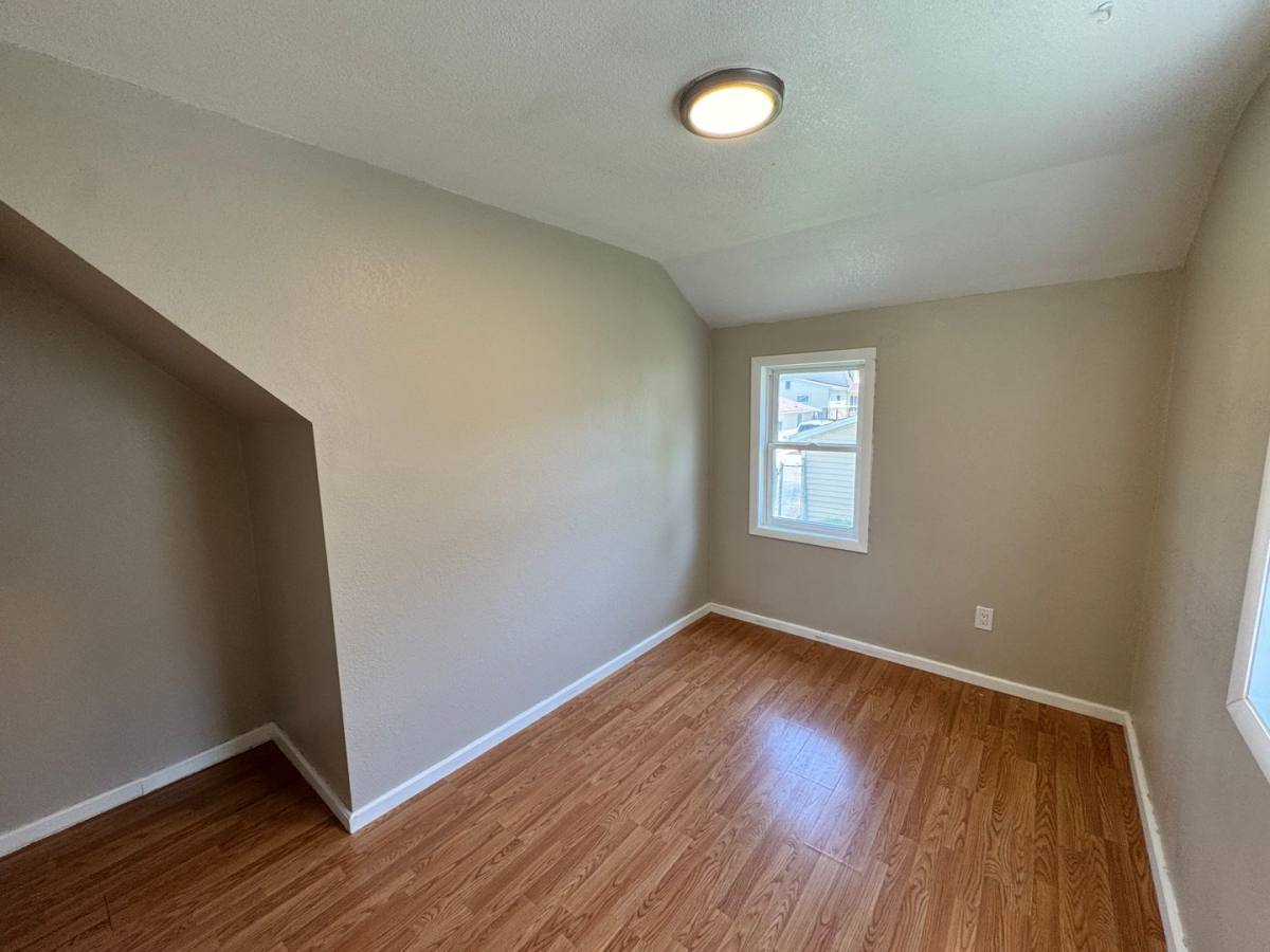 House for rent at 301 S Thornwood Ave, Davenport, IA 52802