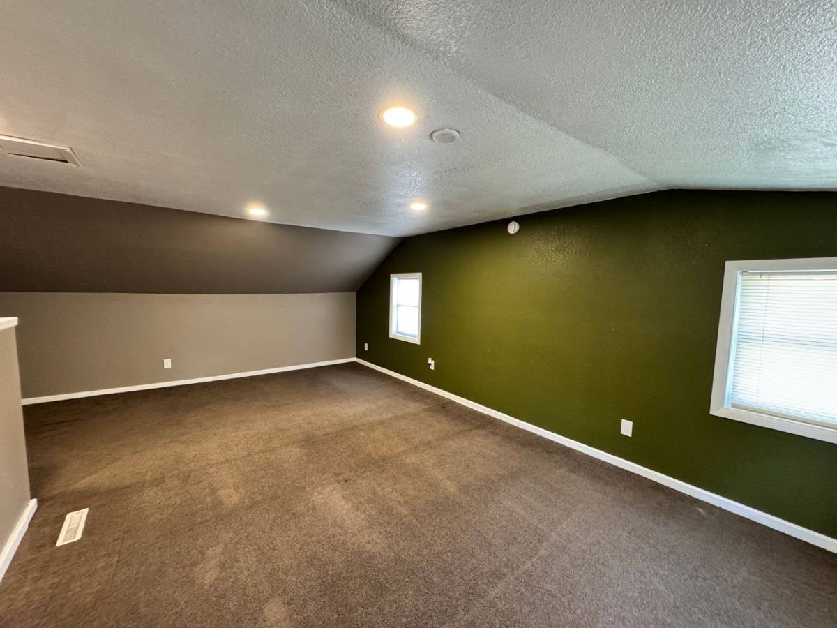 House for rent at 301 S Thornwood Ave, Davenport, IA 52802