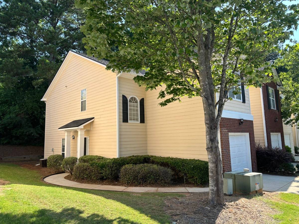 Townhouse for rent at 7040 Biltmore Trace, Lithonia, GA 30058