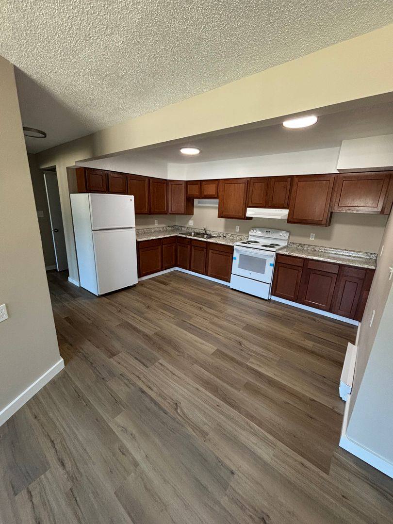 Apartment for rent at 526 E 18th St, Carroll, IA 51401