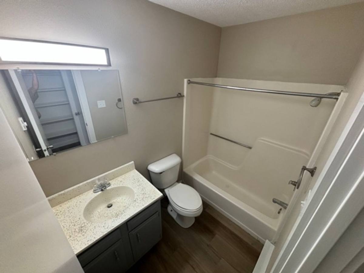 Apartment for rent at 526 E 18th St, Carroll, IA 51401