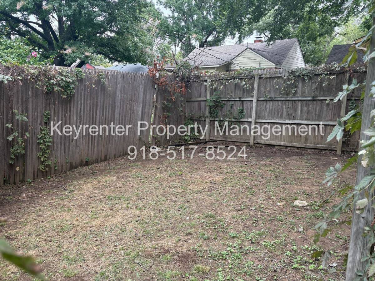 Apartment for rent at 3811 E 15th St, Tulsa, OK 74112
