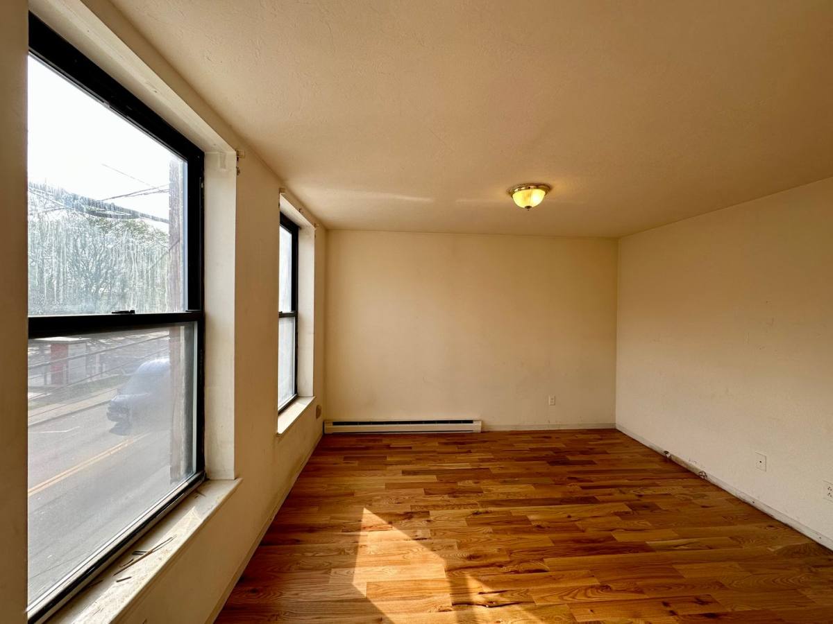 Apartment for rent at 5 S Main St, Uxbridge, MA 01569