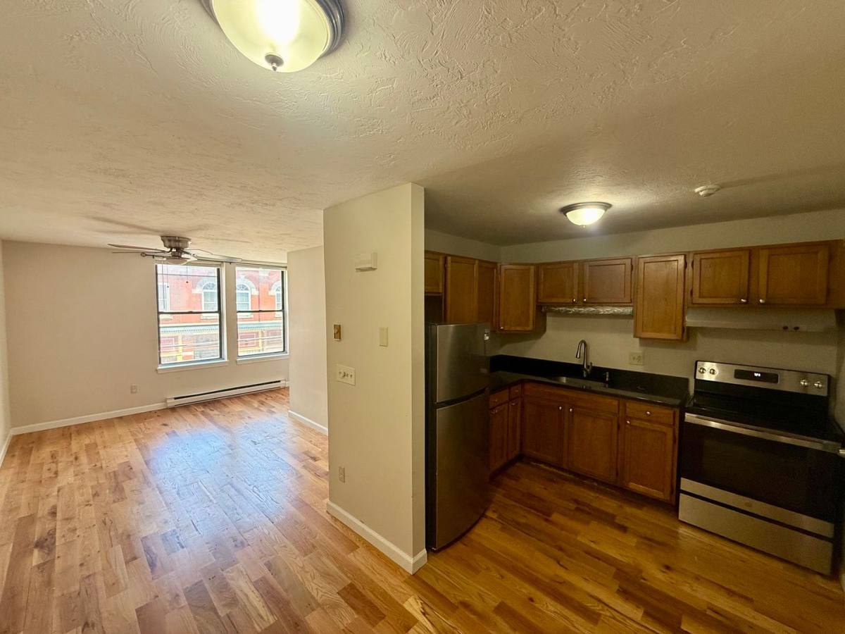 Apartment for rent at 5 S Main St, Uxbridge, MA 01569