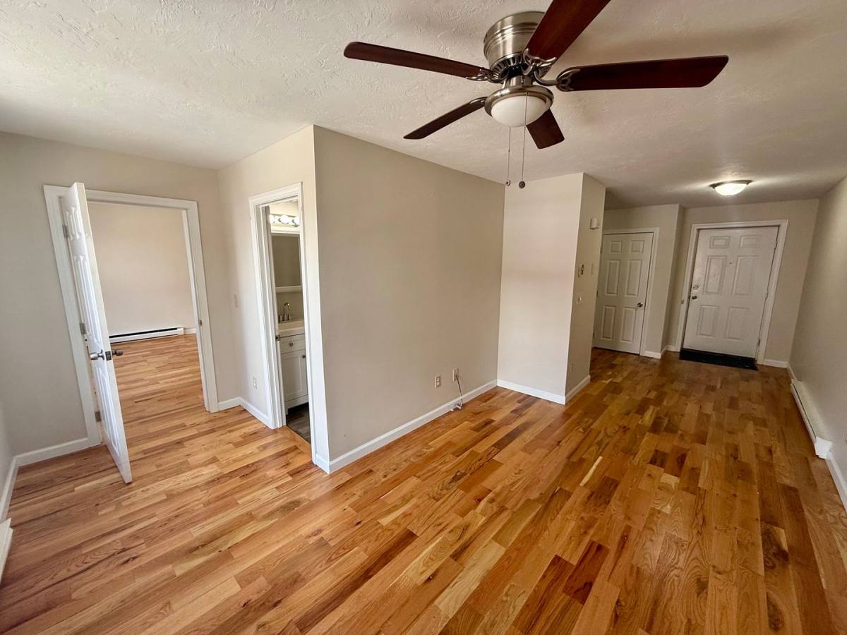 Apartment for rent at 5 S Main St, Uxbridge, MA 01569