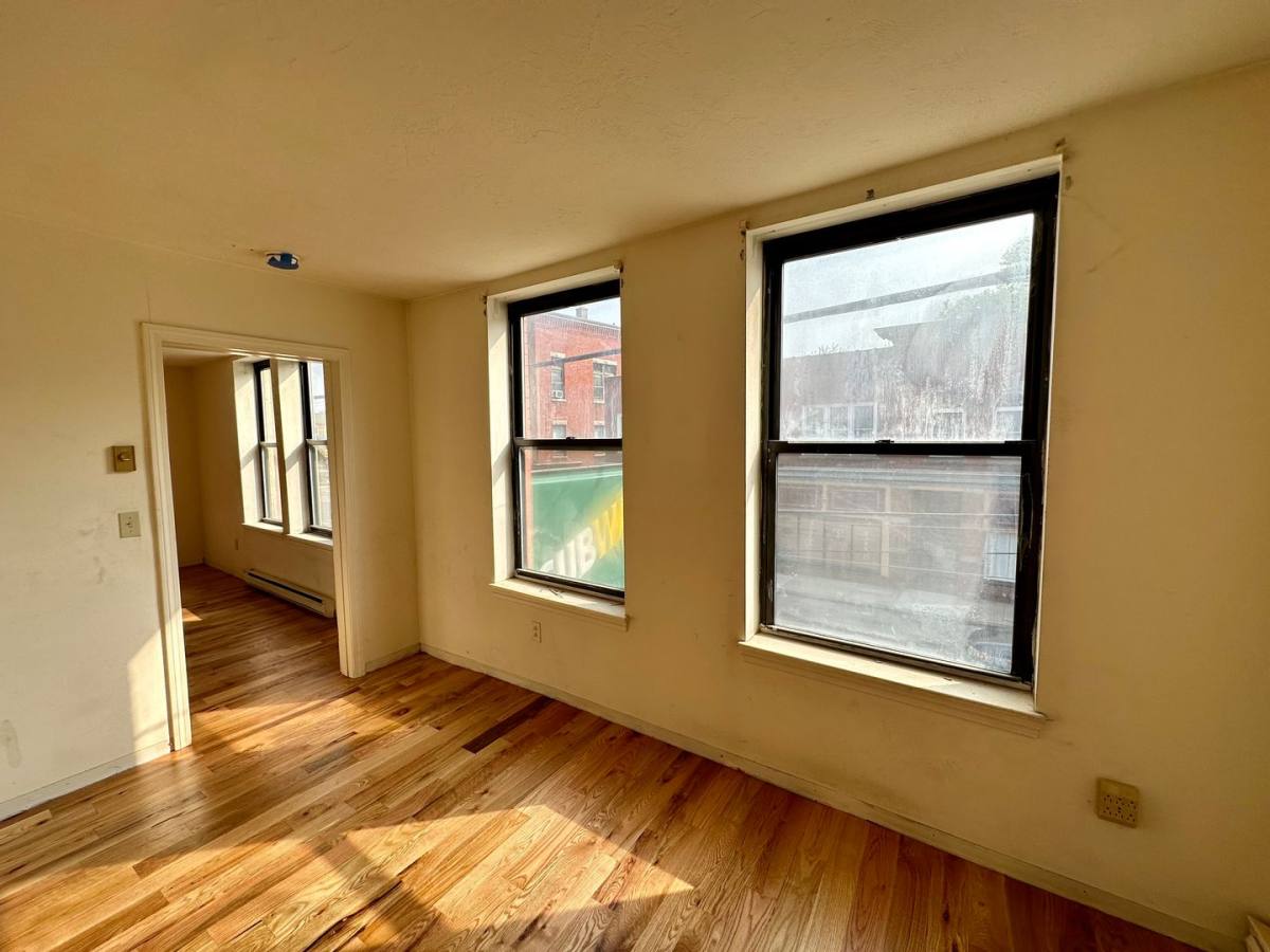 Apartment for rent at 5 S Main St, Uxbridge, MA 01569