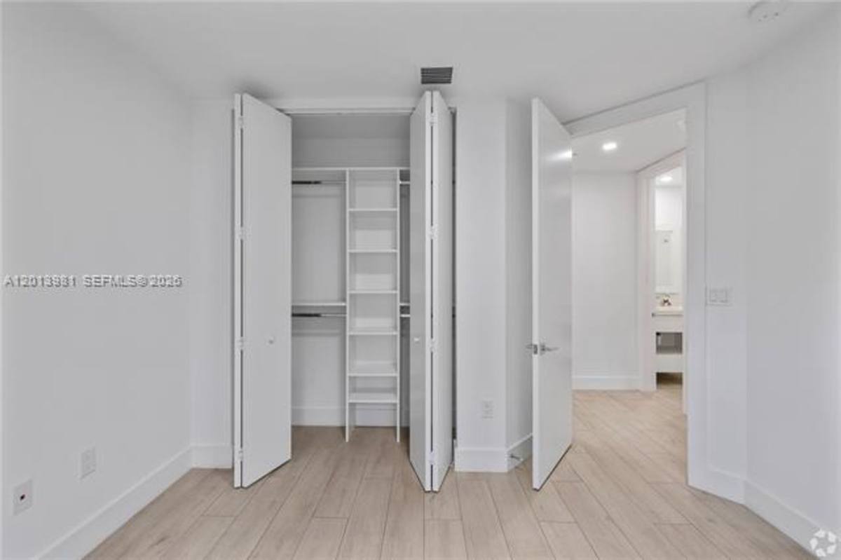Townhouse for rent at 434 SW 10th St Th A, Miami, FL 33130