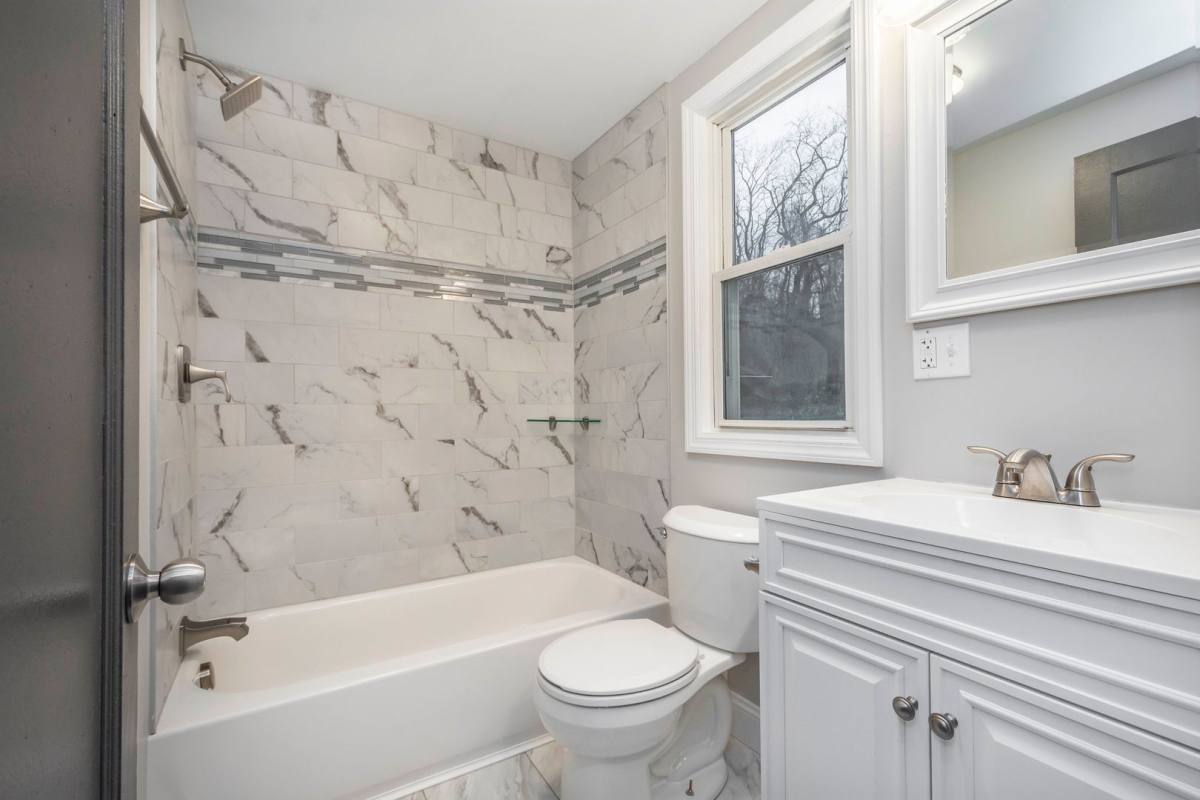 House for rent at 1330 Oakridge St, Pittsburgh, PA 15226