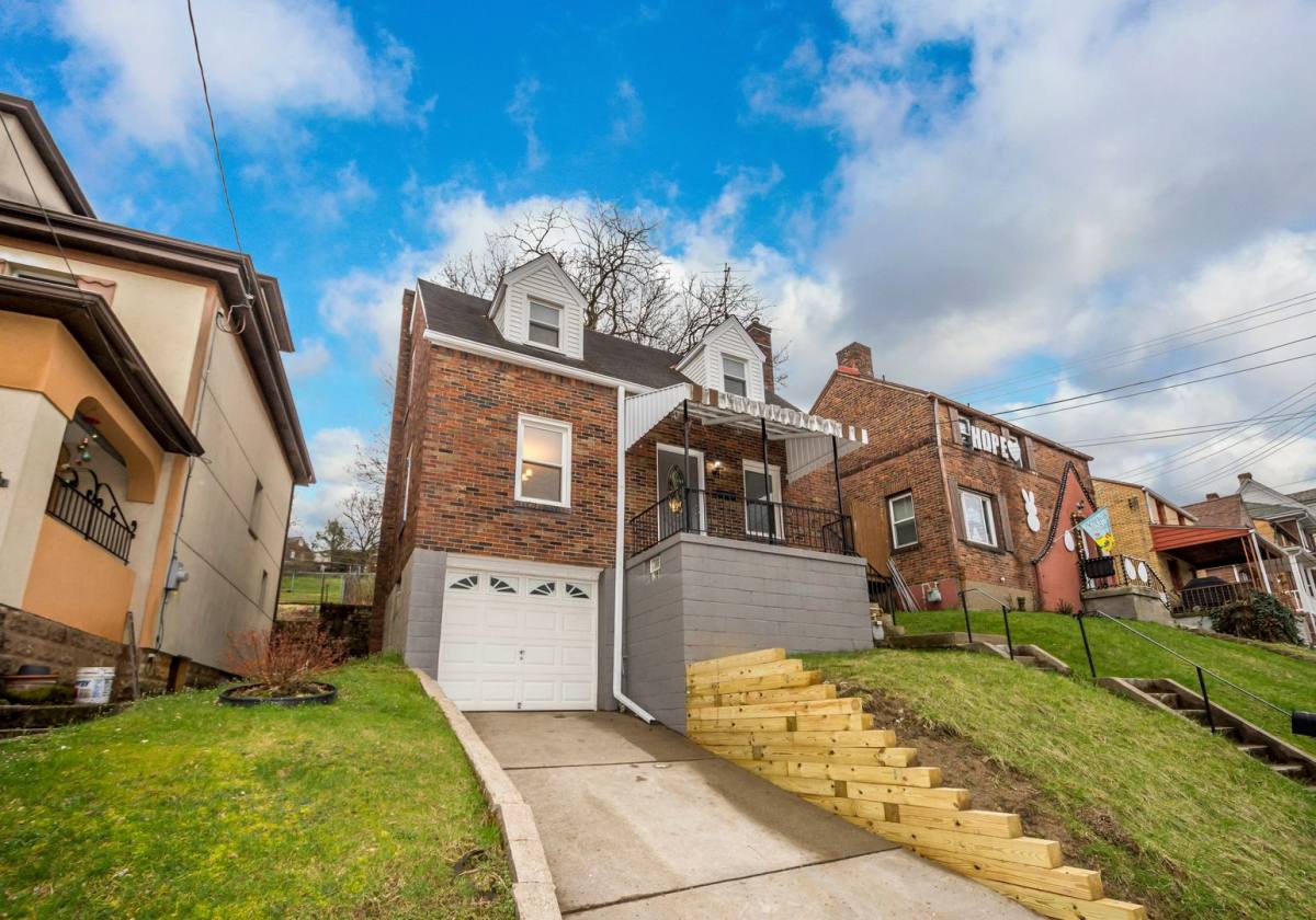 House for rent at 1330 Oakridge St, Pittsburgh, PA 15226