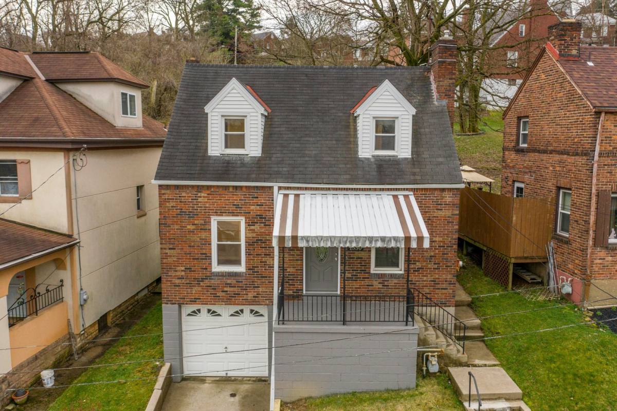 House for rent at 1330 Oakridge St, Pittsburgh, PA 15226