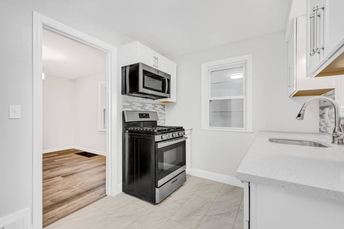 House for rent at 1330 Oakridge St, Pittsburgh, PA 15226