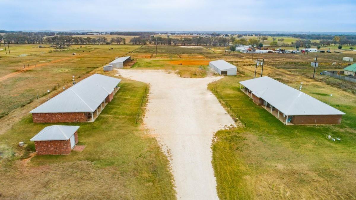 Apartment for rent at 418 County Rd, Stephenville, TX 76401
