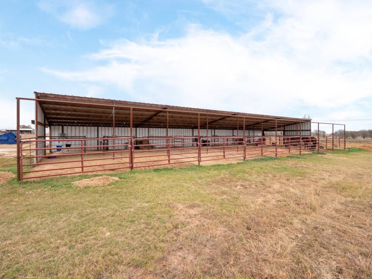 Apartment for rent at 418 County Rd, Stephenville, TX 76401