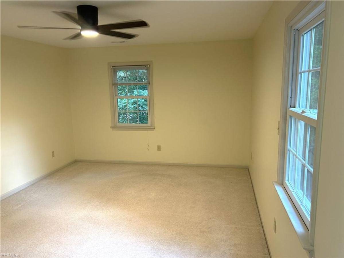 House for rent at 203 Kenmar Dr, Yorktown, VA 23692