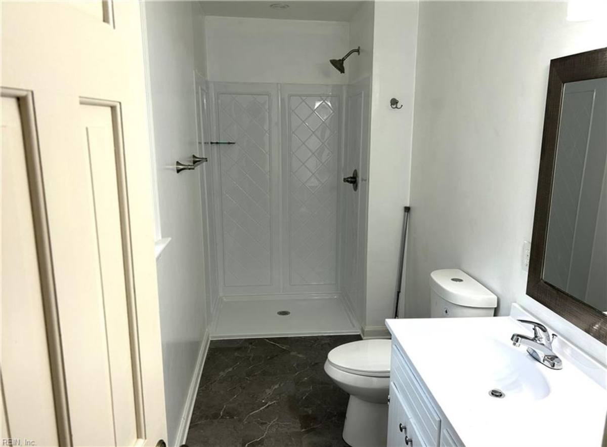 House for rent at 203 Kenmar Dr, Yorktown, VA 23692