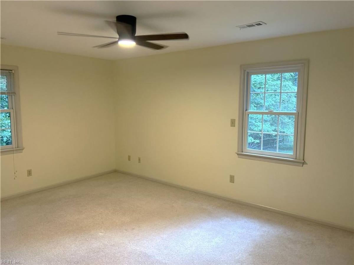 House for rent at 203 Kenmar Dr, Yorktown, VA 23692