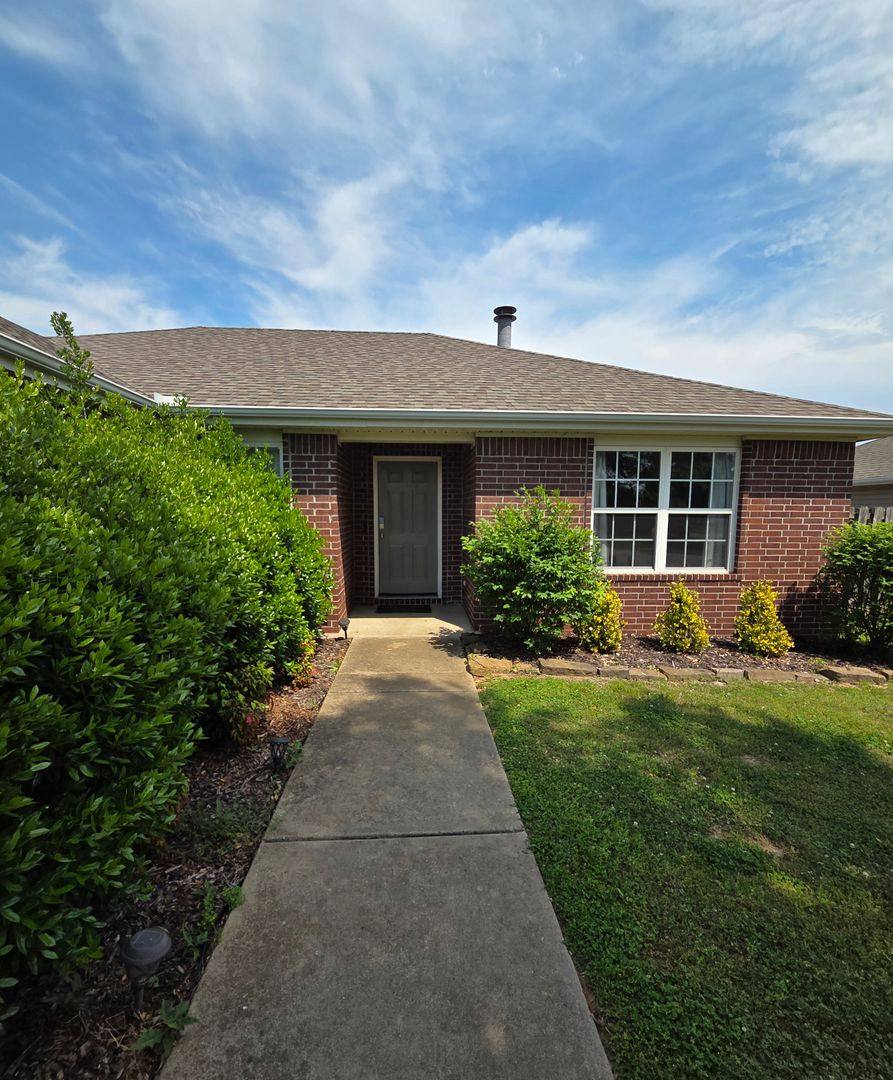 House for rent at 907 SW River Rock St, Bentonville, AR 72712