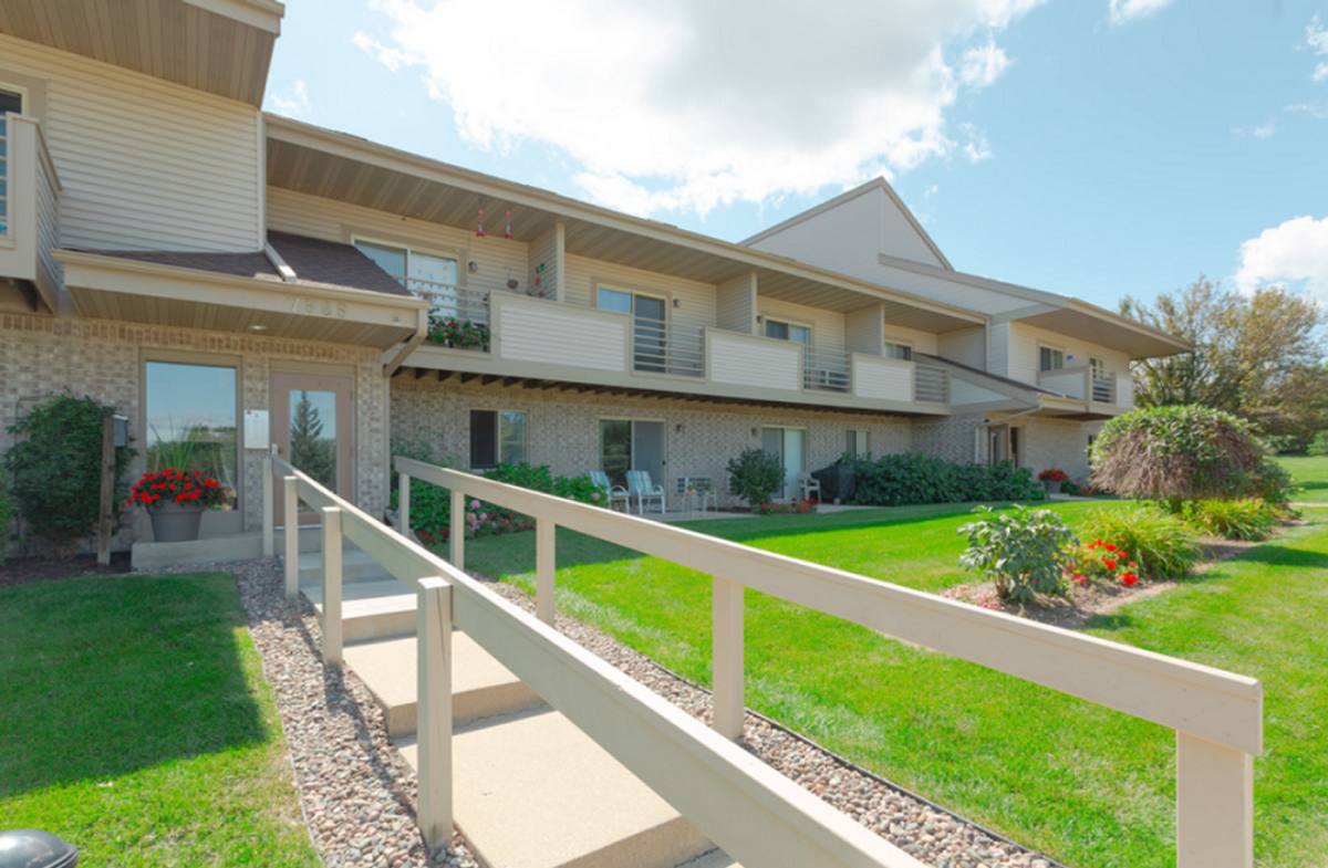Apartment for rent at 7515 & 7585 W Drexel Ave, Franklin, WI 53132