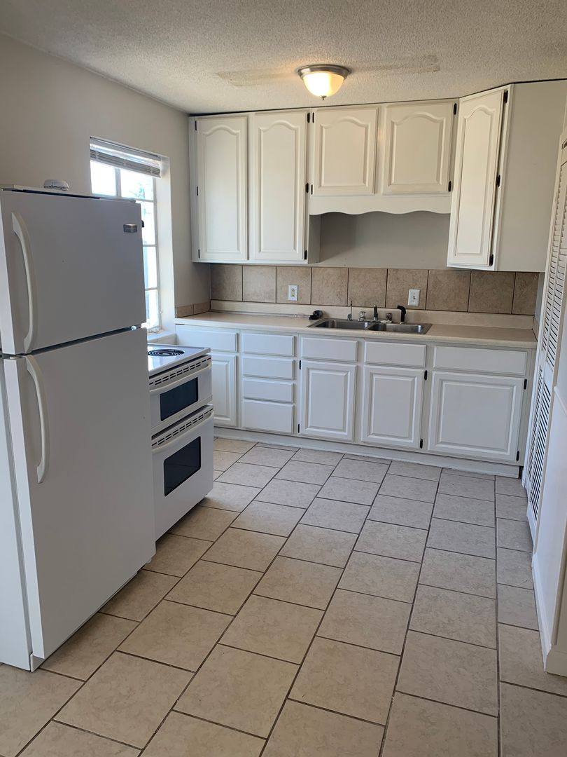 Townhouse for rent at 1928 S Millwood Ave, Wichita, KS 67213
