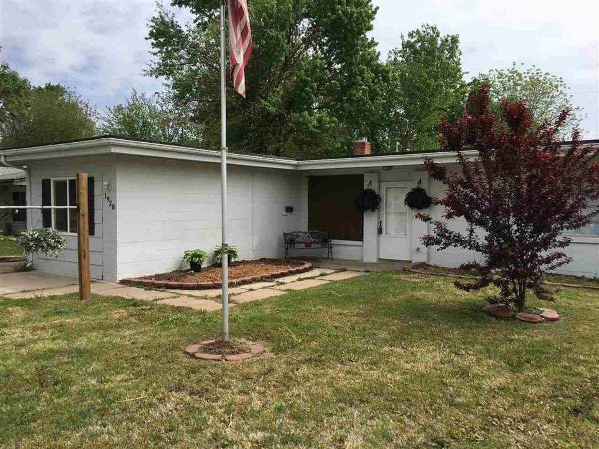 Townhouse for rent at 1928 S Millwood Ave, Wichita, KS 67213
