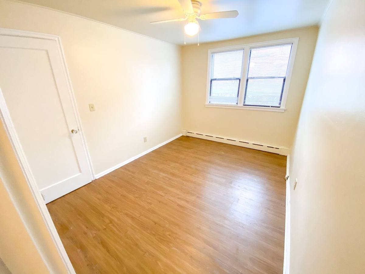 Apartment for rent at 7401 Linden Ave N, Seattle, WA 98103