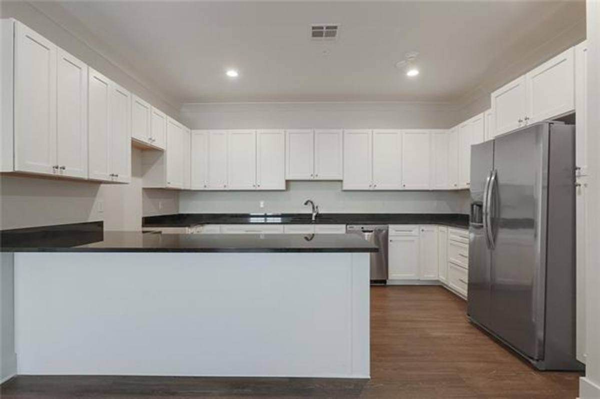 Apartment for rent at 201 Nashville Ave, New Orleans, LA 70115