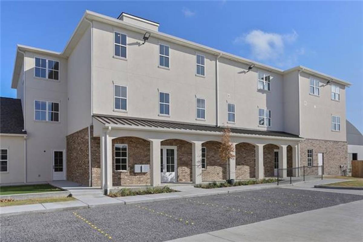 Apartment for rent at 201 Nashville Ave, New Orleans, LA 70115