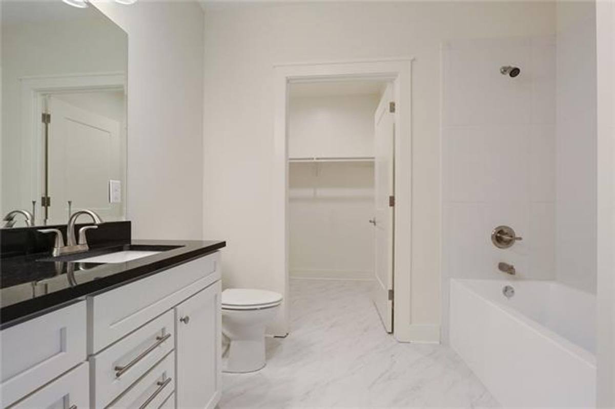 Apartment for rent at 201 Nashville Ave, New Orleans, LA 70115